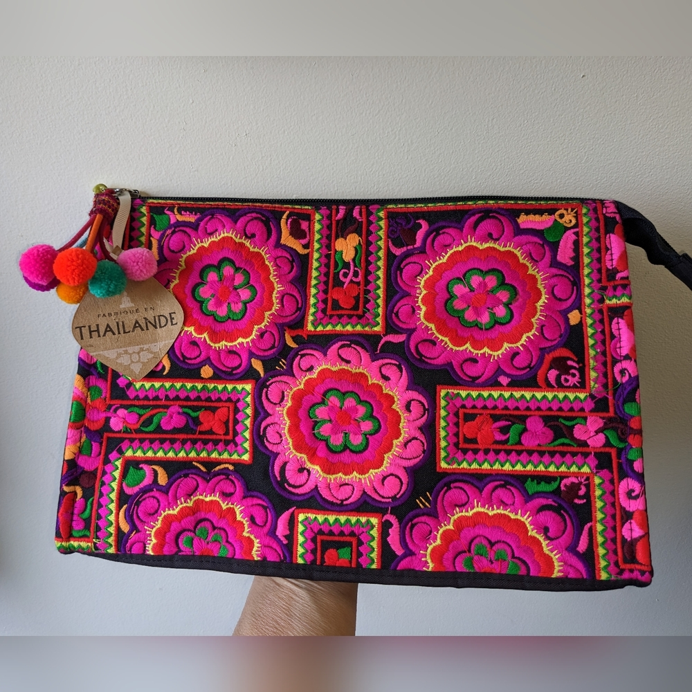 NWT HANDMADE IN THAILAND EMBROIDERED CLUTCH/MAKEUP BAG
